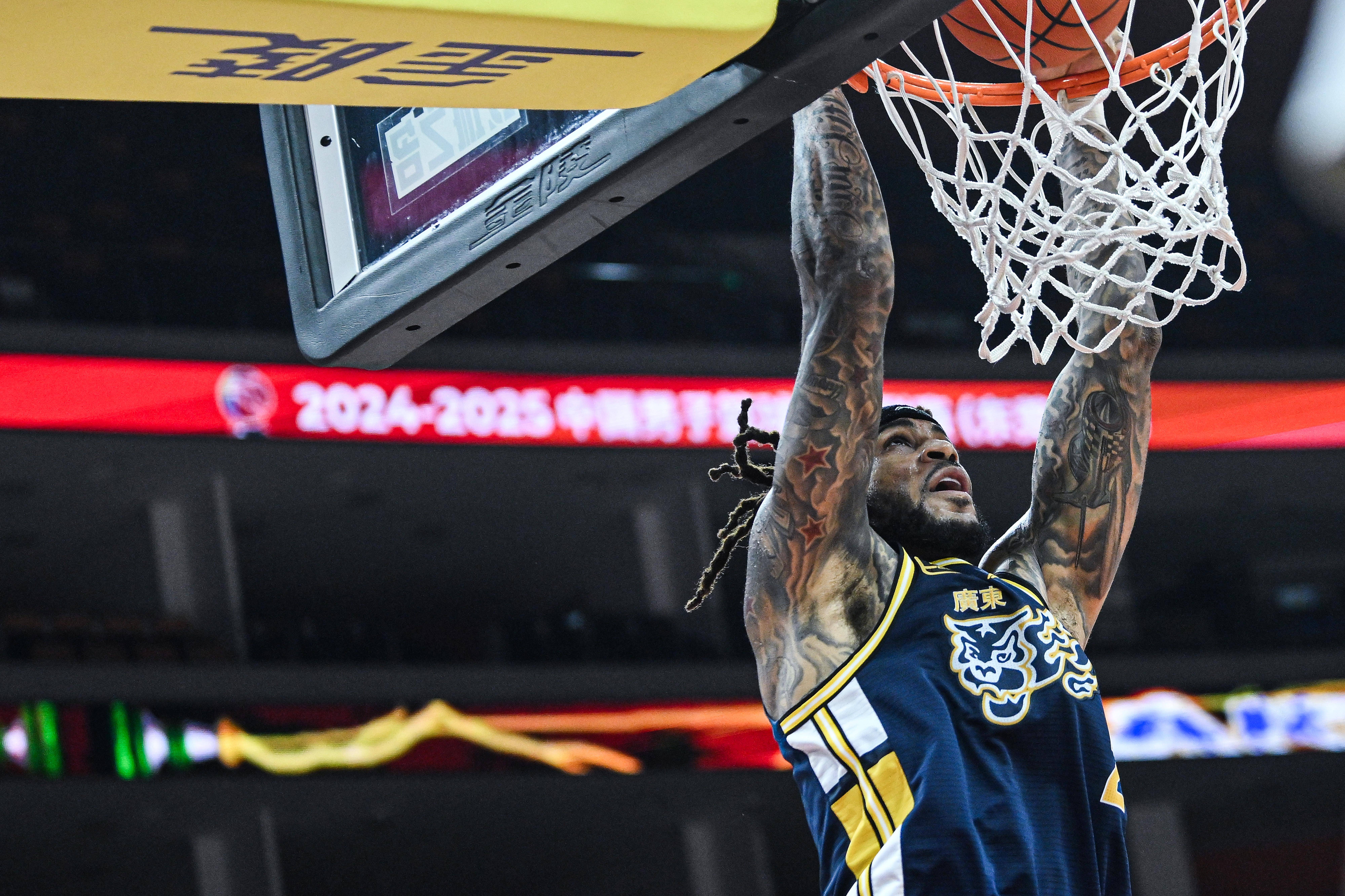 河北队击败湖南队，取得胜利