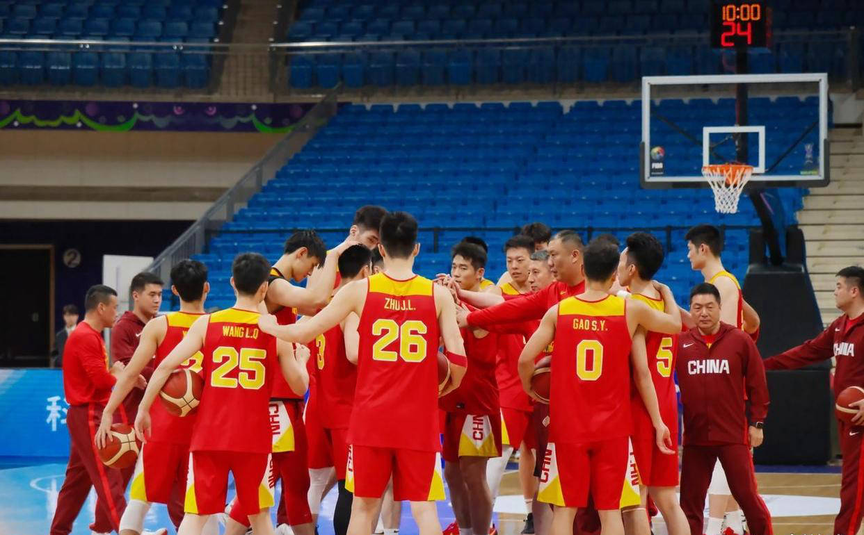 中国篮球联赛球队迎接激烈比赛