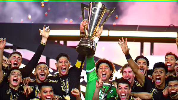 球队为了夺冠目标不懈努力奋斗