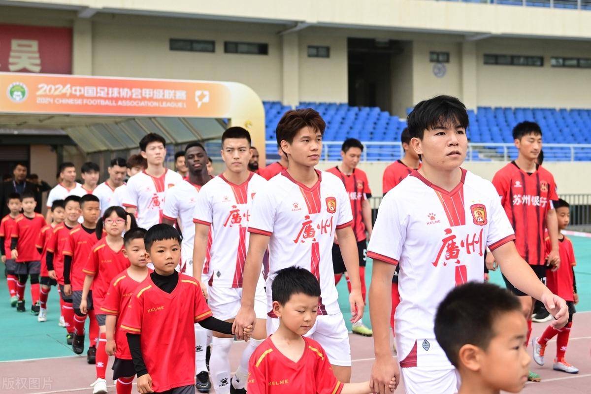 青训新星崭露头角，助球队稳居意甲第二