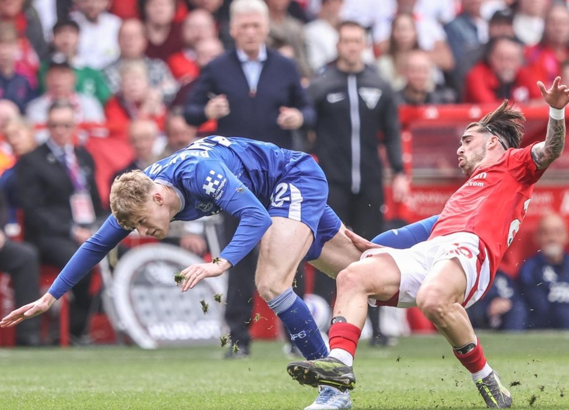 埃弗顿击败谢菲联，结束连败