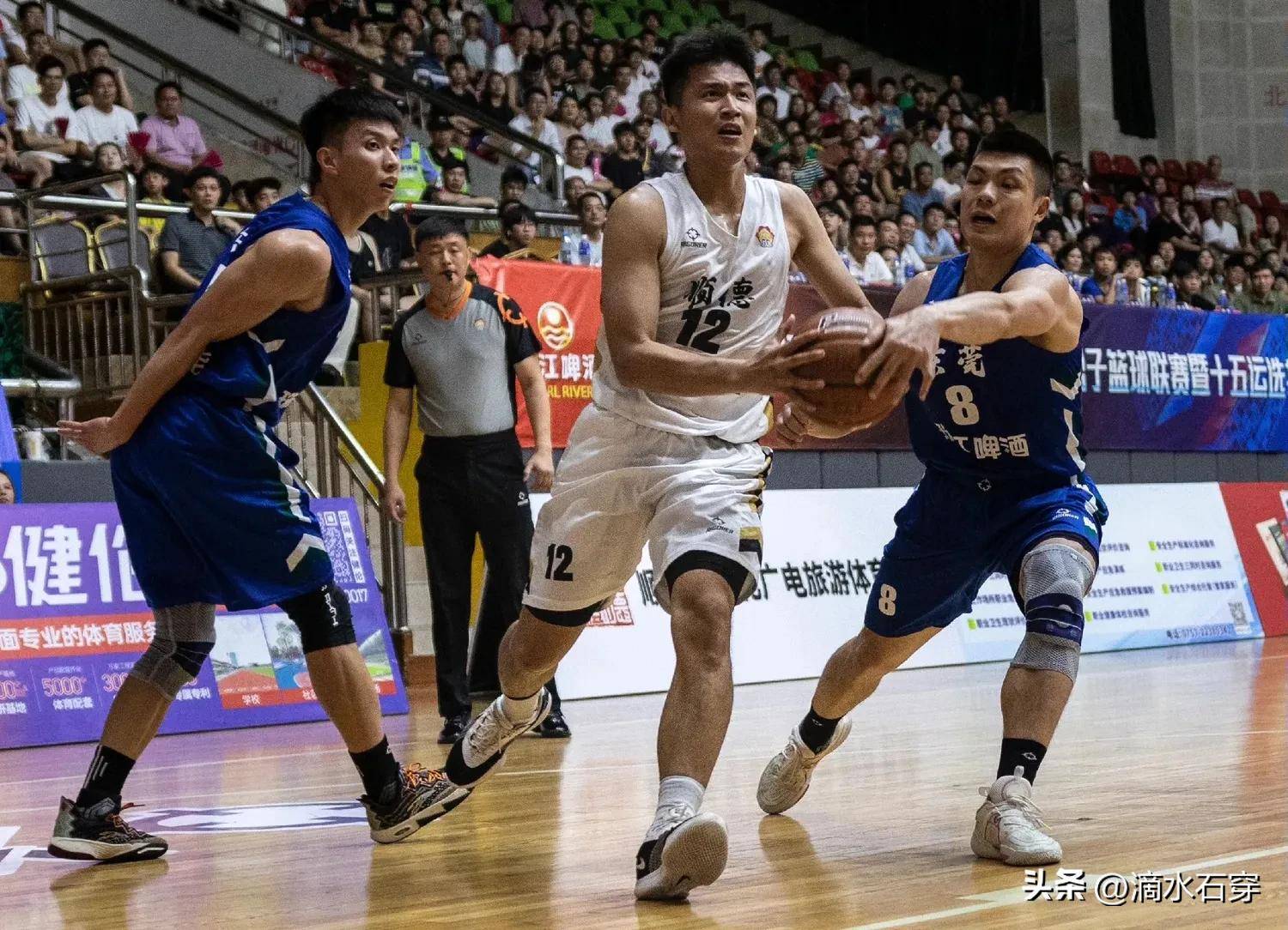 关于动感篮球比赛引来无数球迷热情支持！的信息