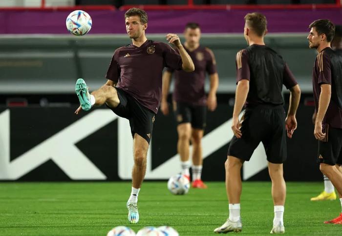 冰岛客场艰难击败摩洛哥，晋级形势一度疑虑