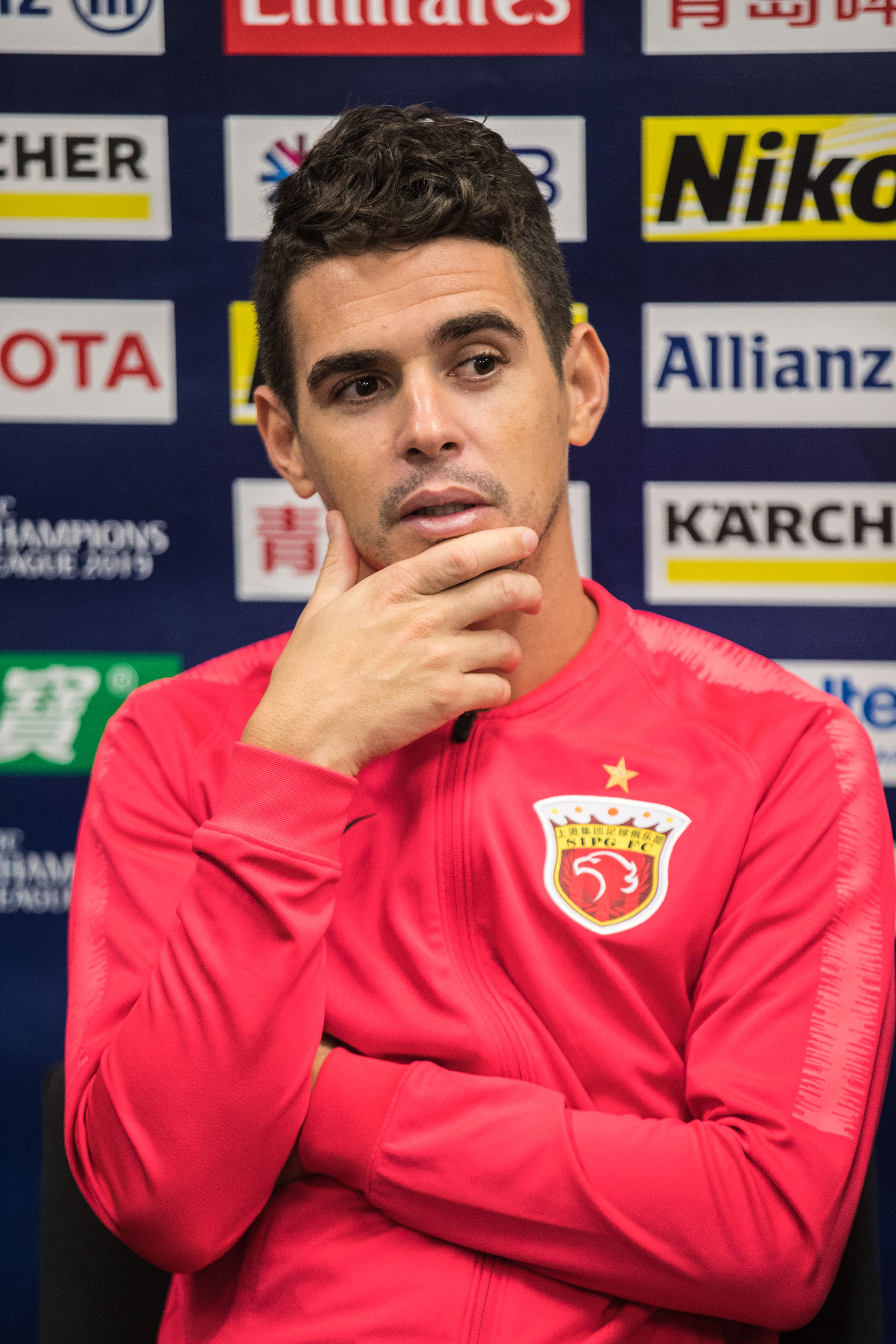 包含上海上港再胜一场，豪取六连胜的词条