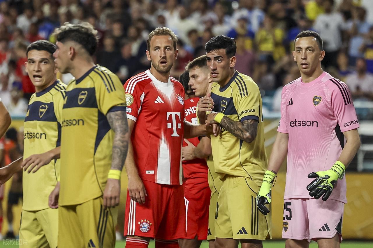 拜仁青年主场横扫对手，完美收官