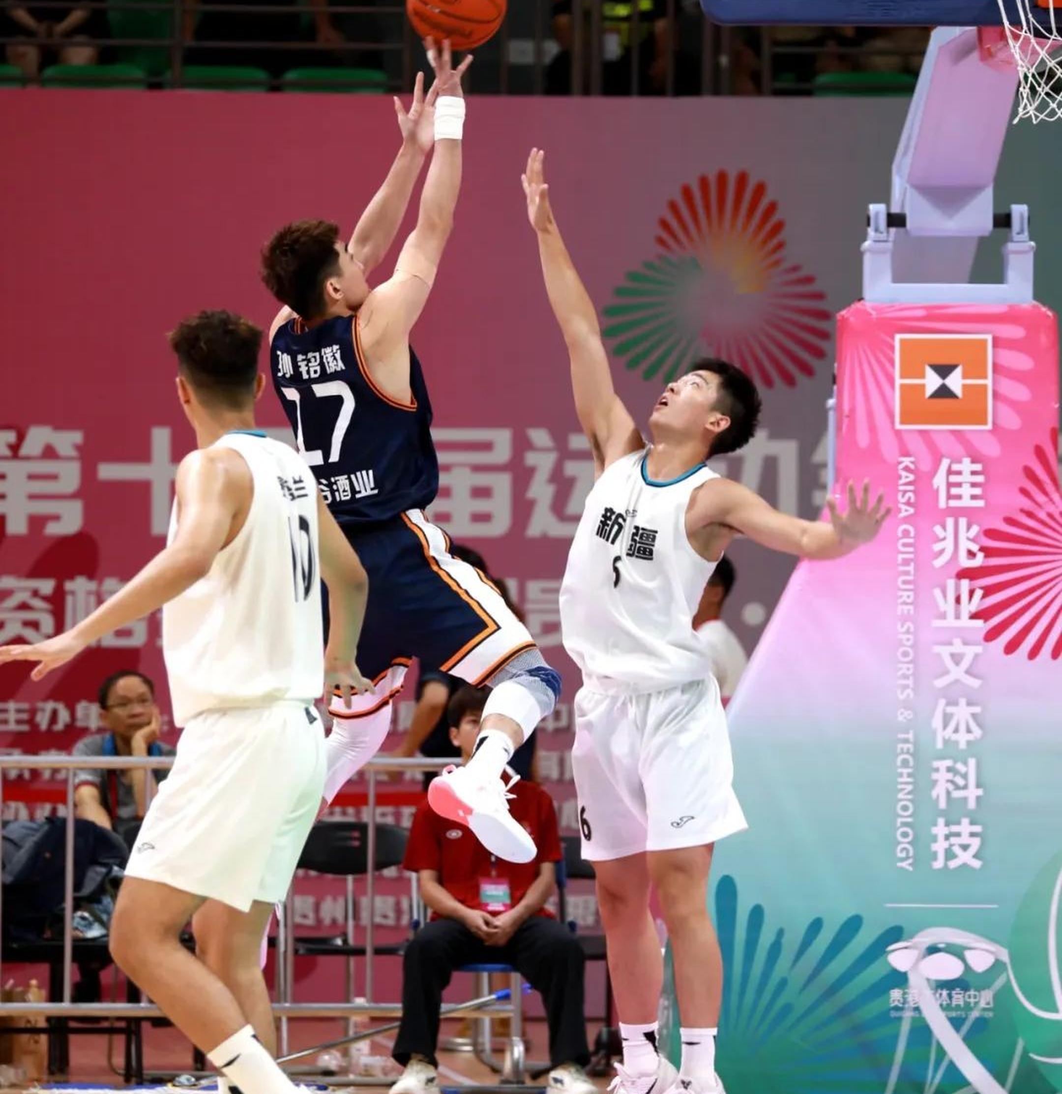 四川男篮实力不俗，斩获连胜