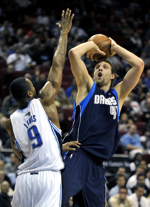 小牛再胜公牛，唐西奇状态回勇