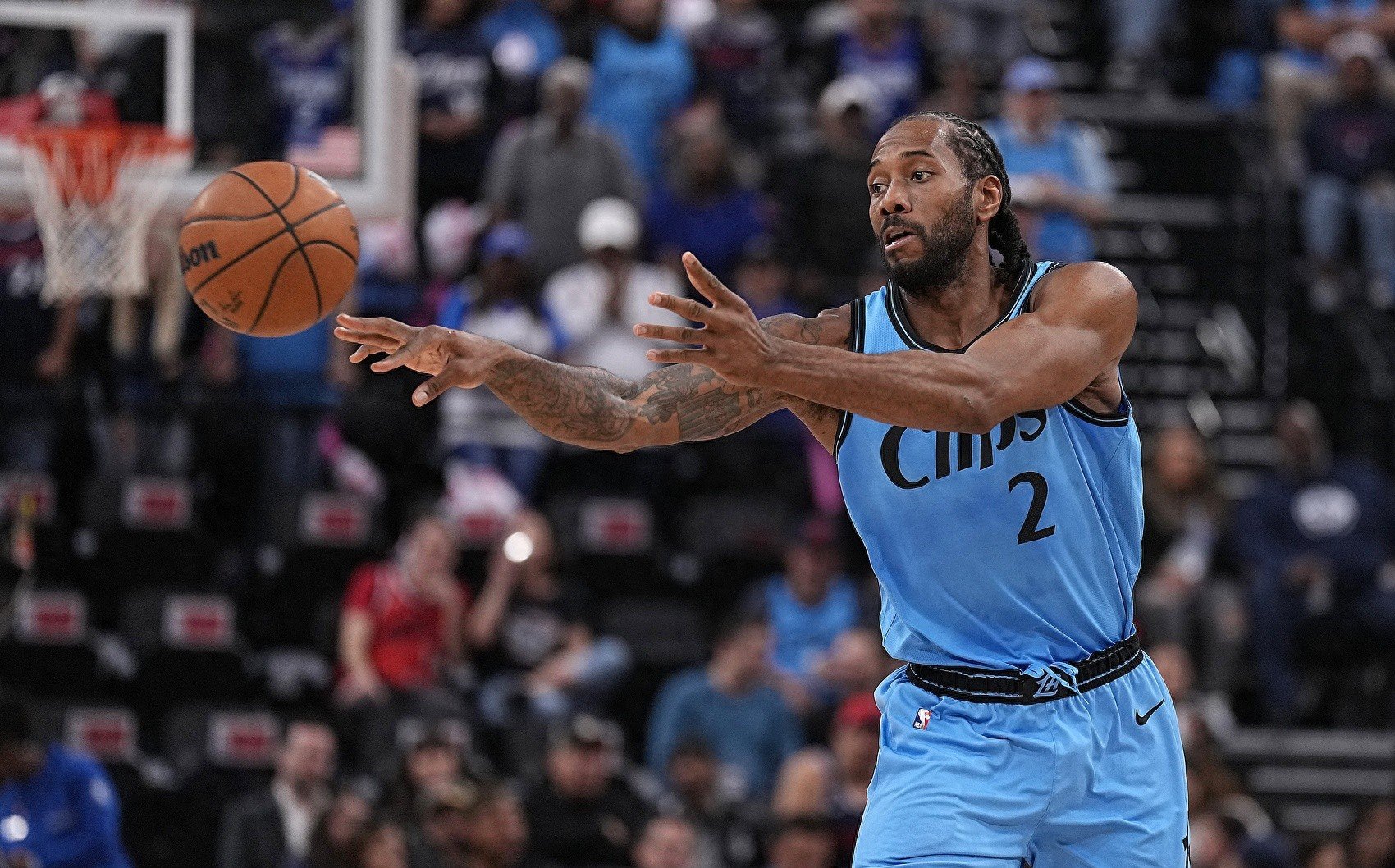 猛龙逆袭击败雄鹿：莱昂纳德关键时刻贡献绝杀