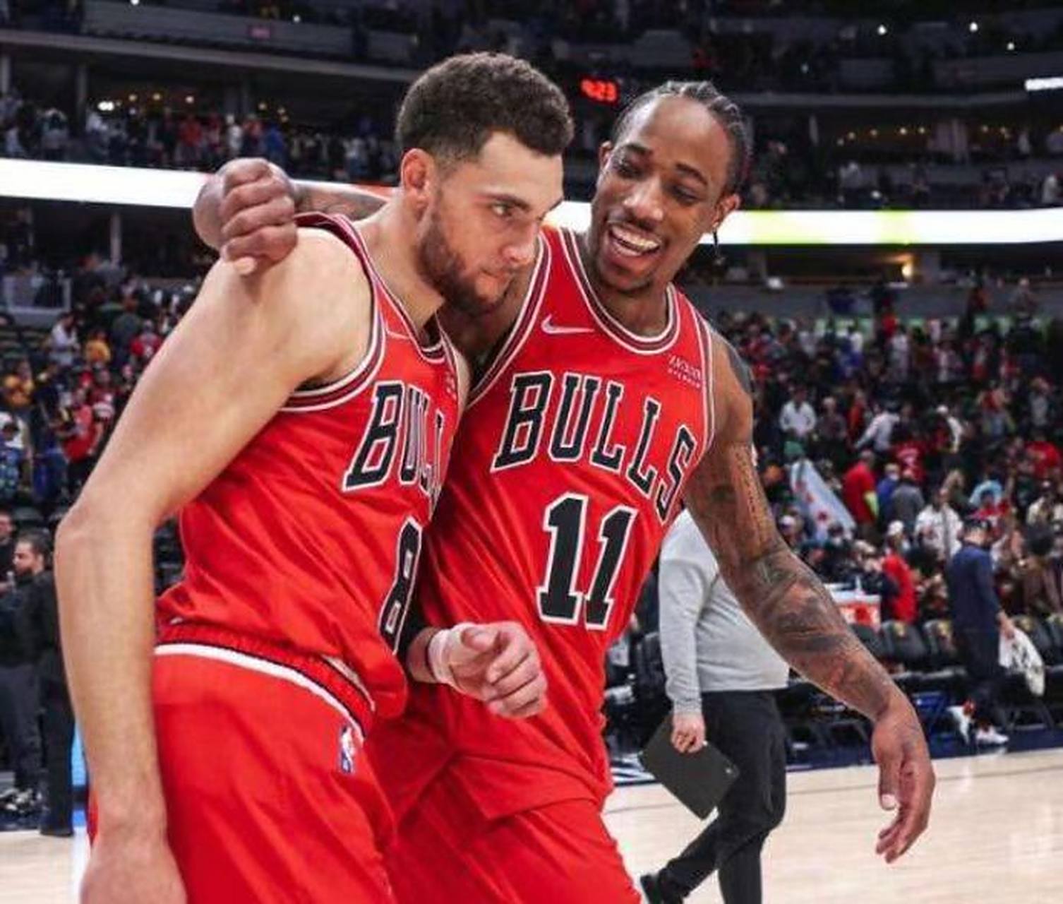 雄鹿主场连胜公牛2比1领先