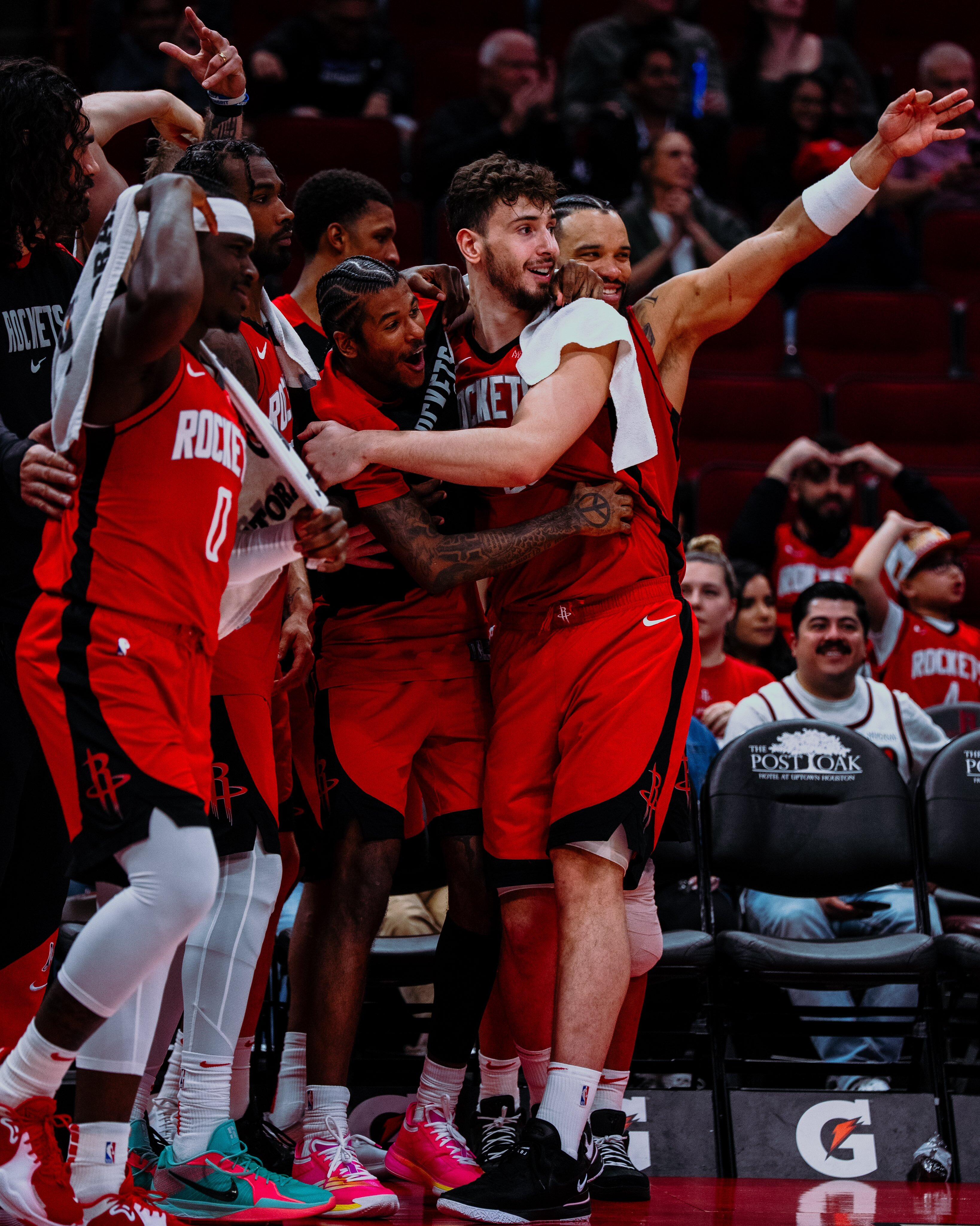 火箭惊险胜鹈鹕，延续胜利