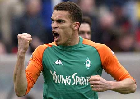 柏林赫塔力克汉堡，积分榜攀登至前五的位置的简单介绍