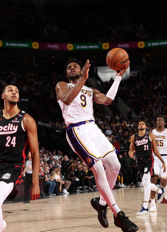 湖人告捷开拓者，赢得两连胜