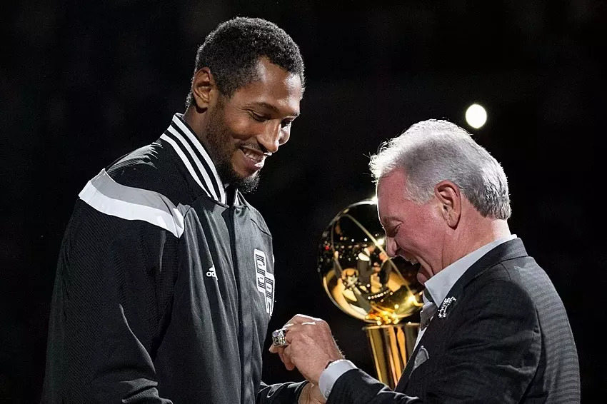 包含熊猫勇士胜马刺，Wiggins的词条