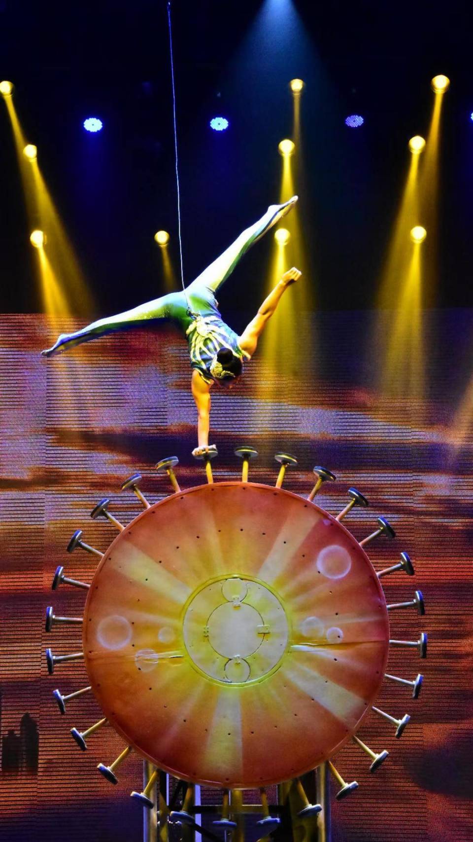 选手展现出色技艺，赛场上喜人表现的简单介绍